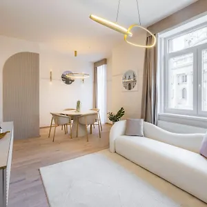 Luxurious W/ A Stunning View To The Basilica Apartment Budapest